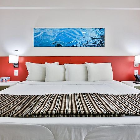 Ramada Hotel & Suites Campos Pelinca Campos dos Goytacazes Bagian luar foto