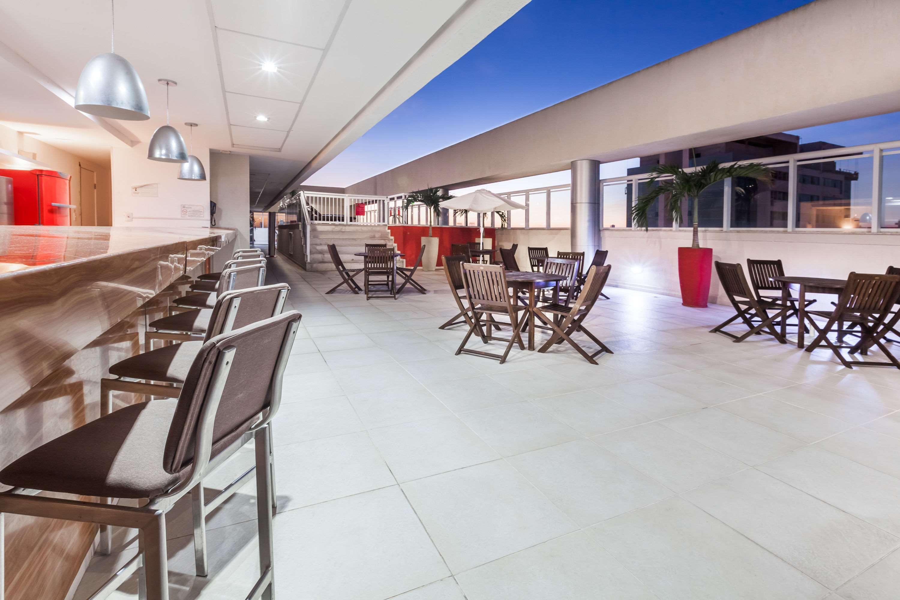 Ramada Hotel & Suites Campos Pelinca Campos dos Goytacazes Bagian luar foto