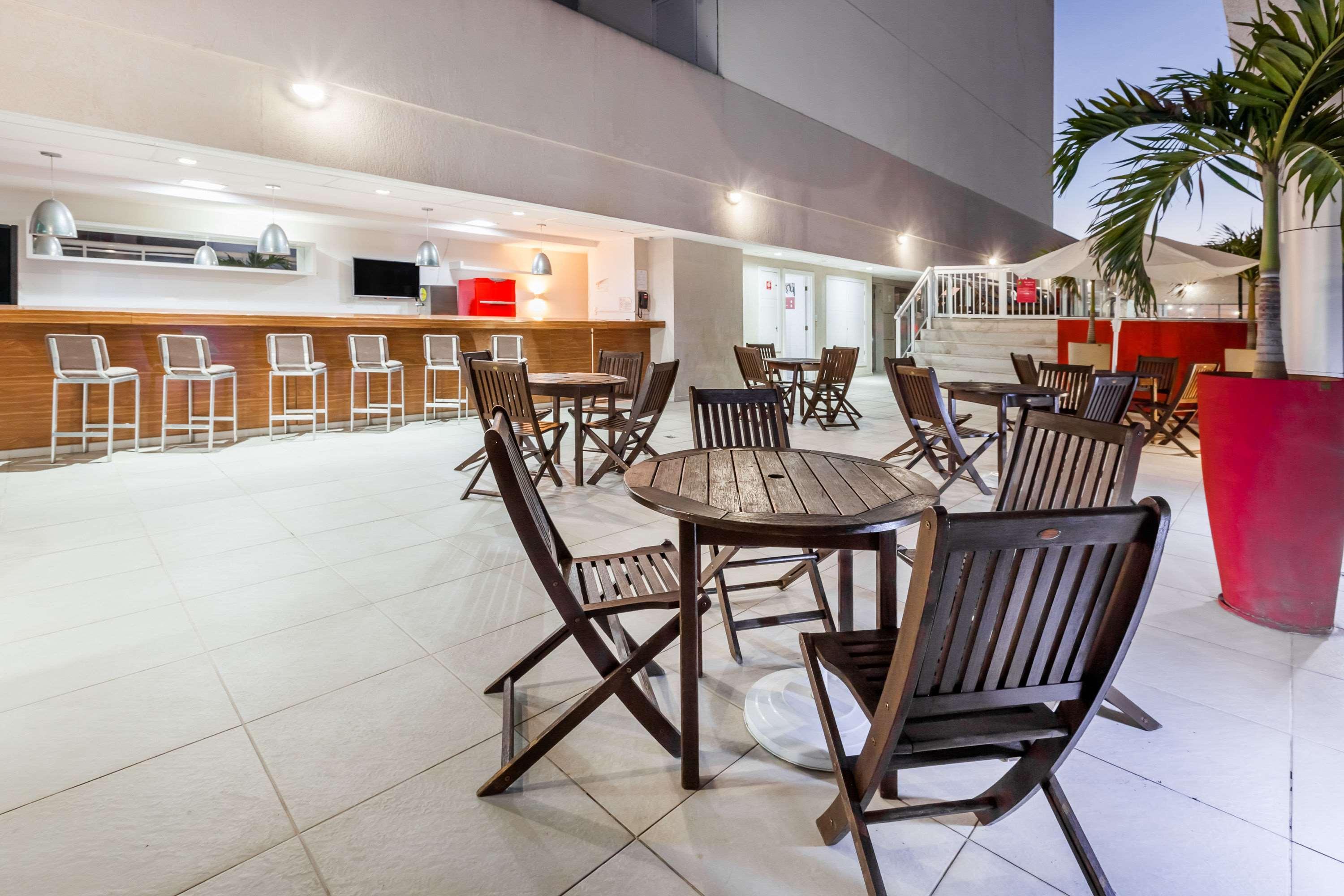 Ramada Hotel & Suites Campos Pelinca Campos dos Goytacazes Bagian luar foto
