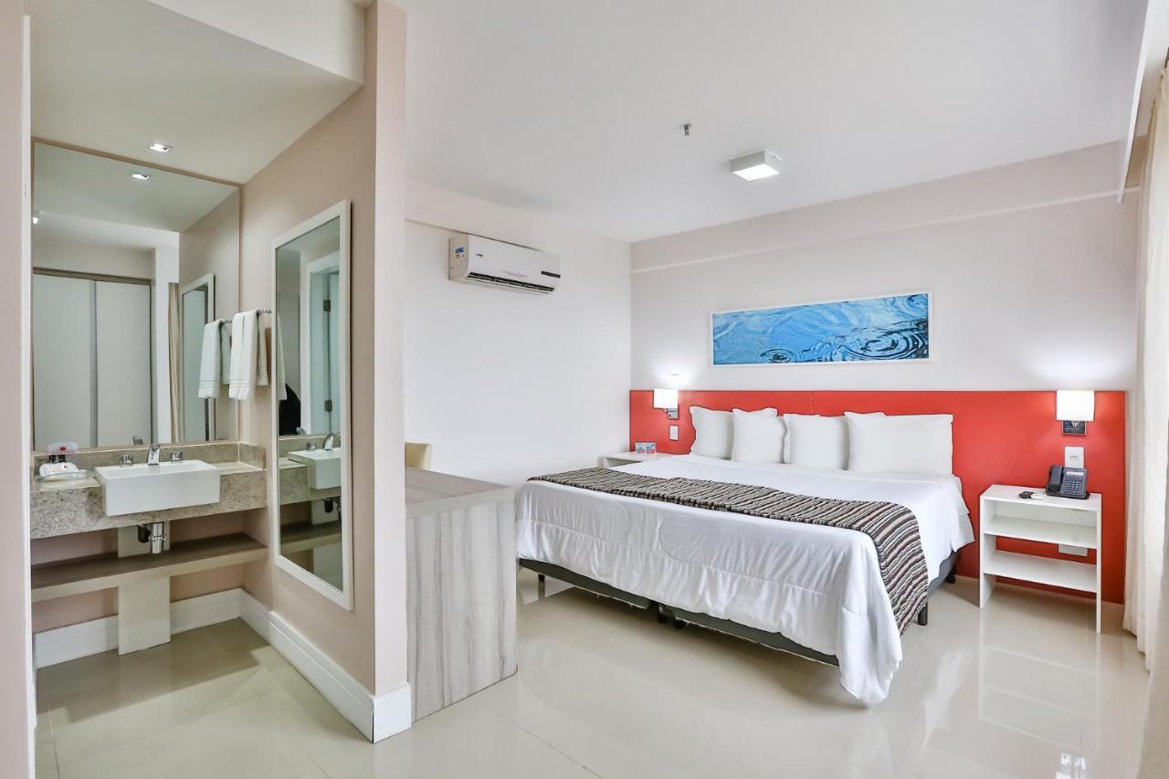 Ramada Hotel & Suites Campos Pelinca Campos dos Goytacazes Bagian luar foto
