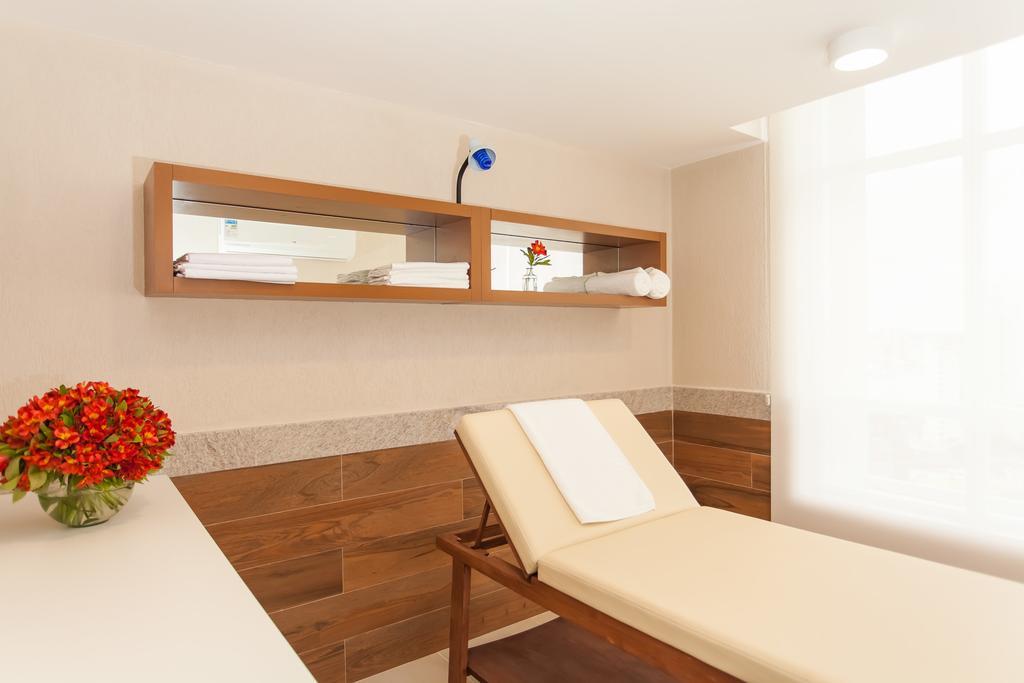 Ramada Hotel & Suites Campos Pelinca Campos dos Goytacazes Bagian luar foto