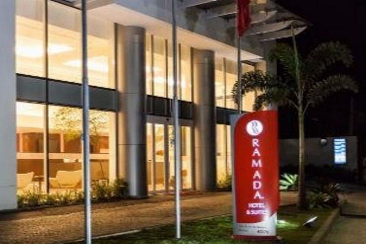 Ramada Hotel & Suites Campos Pelinca Campos dos Goytacazes Bagian luar foto