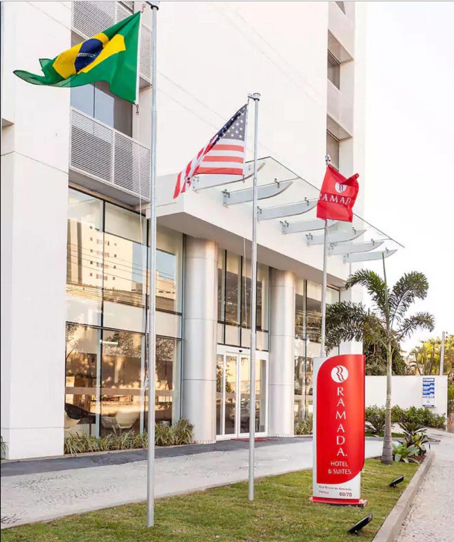 Ramada Hotel & Suites Campos Pelinca Campos dos Goytacazes Bagian luar foto